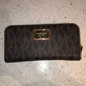 Michael kors wallet